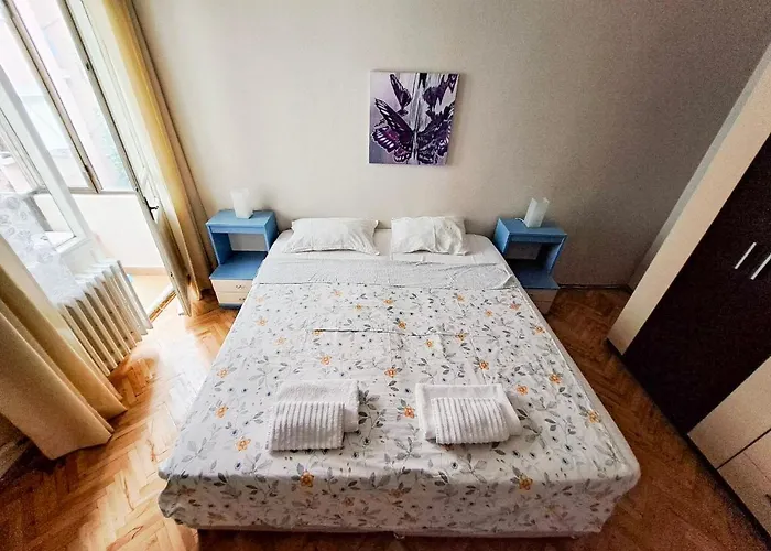 Spacious And Bright Apartment - Dirim House